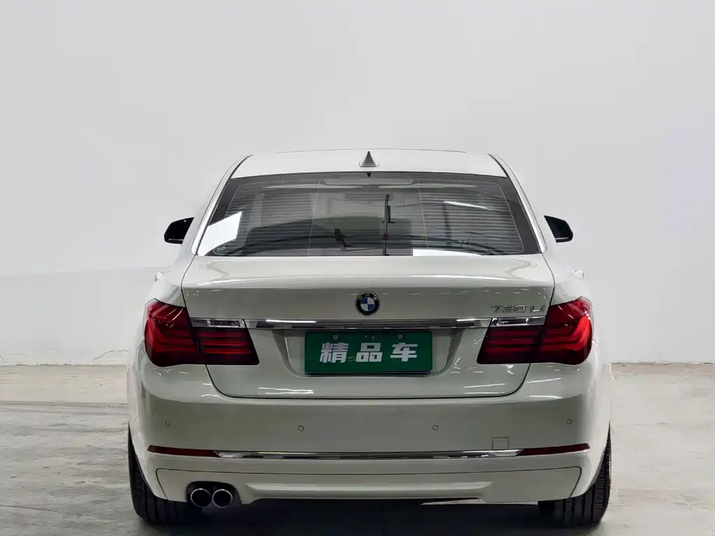 BMW 7 Series — миниатюра 5
