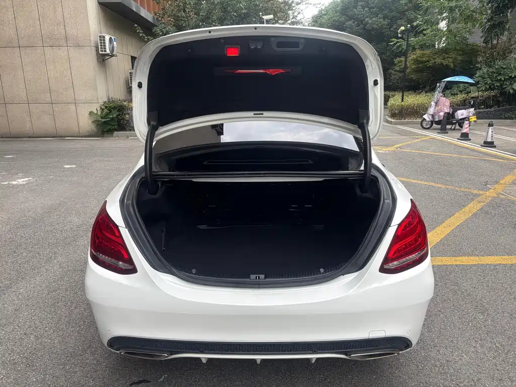 Mercedes-Benz C-Class — миниатюра 16