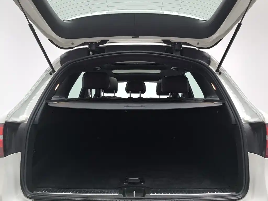 Mercedes-Benz GLC — миниатюра 16