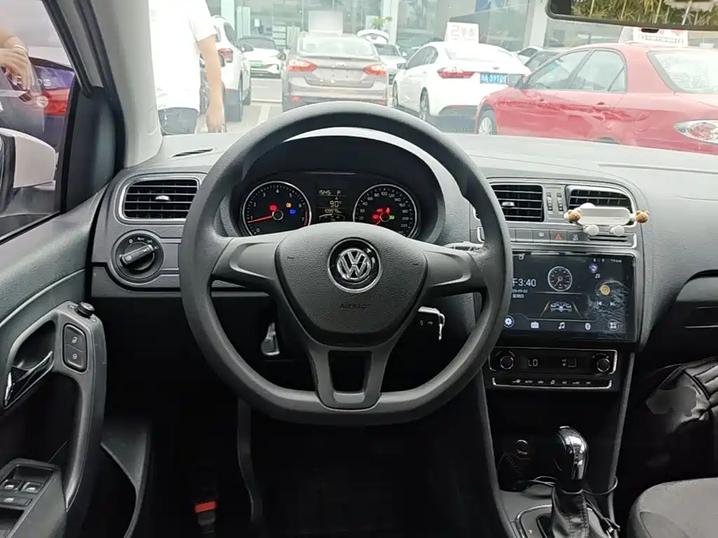Volkswagen Polo — миниатюра 11