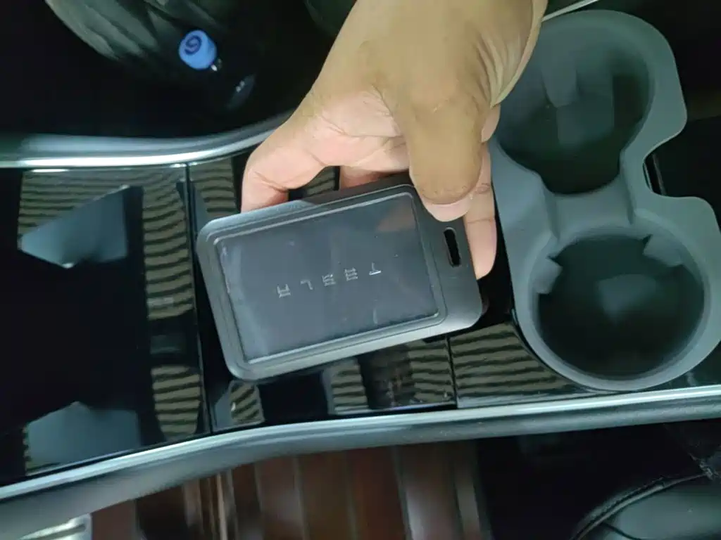 Tesla Model 3 — миниатюра 9