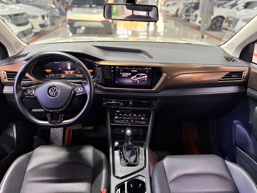 Volkswagen Tharu — миниатюра 6