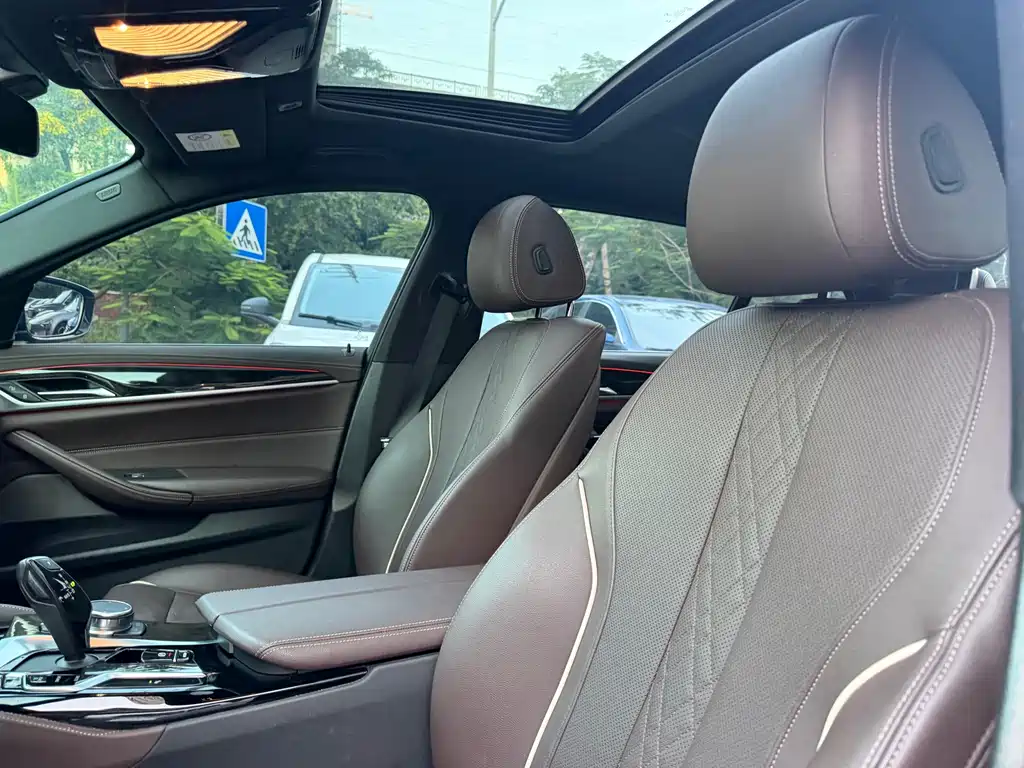 BMW 5 Series — миниатюра 8