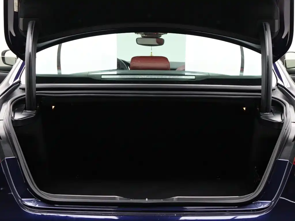 Maserati Quattroporte — миниатюра 11