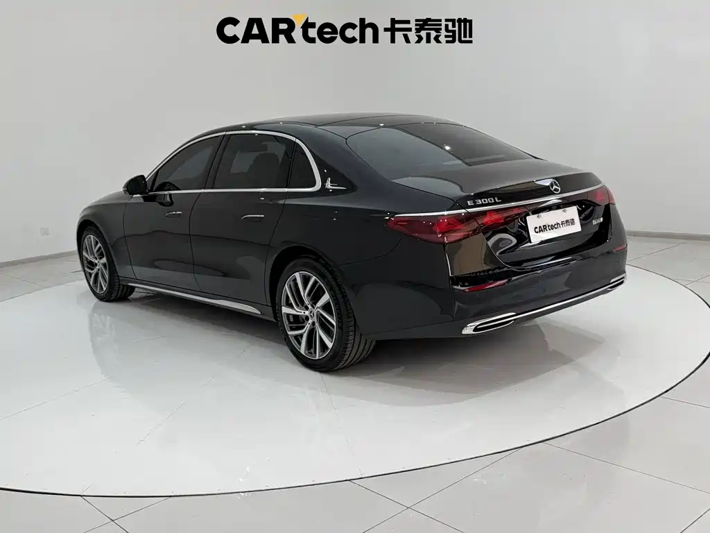 Mercedes-Benz E-Class — миниатюра 7