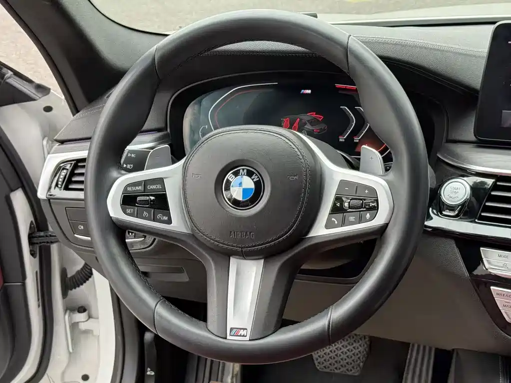 BMW 5 Series — миниатюра 10