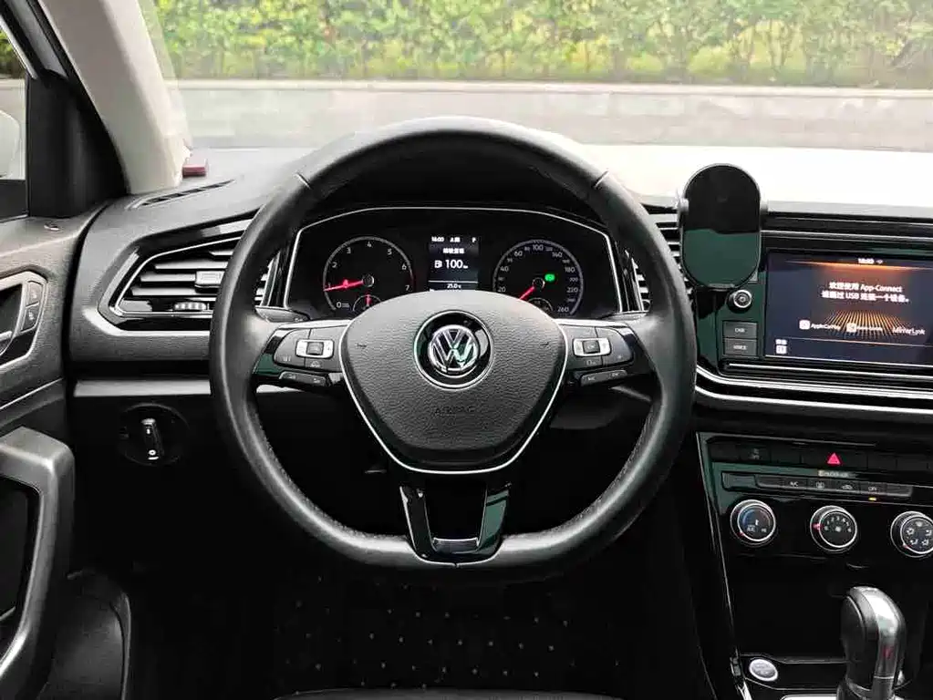 Volkswagen T-Roc — миниатюра 19