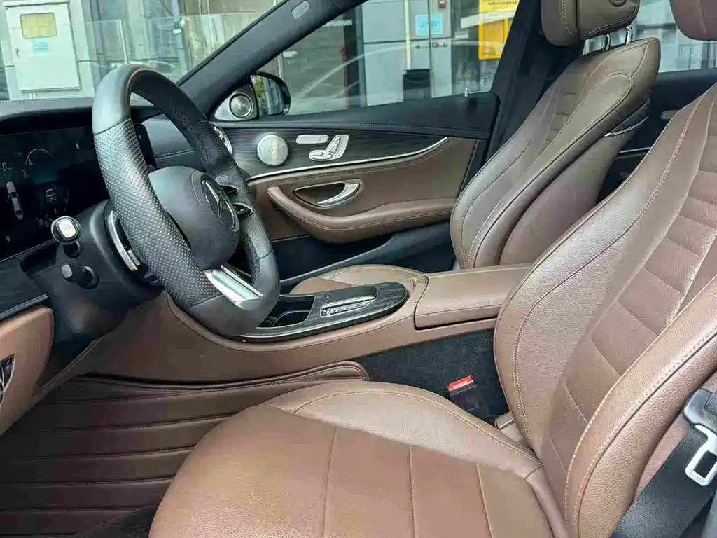Mercedes-Benz E-Class — миниатюра 8