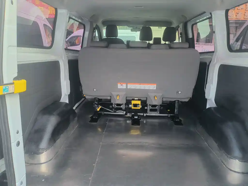 Ford Transit — миниатюра 7