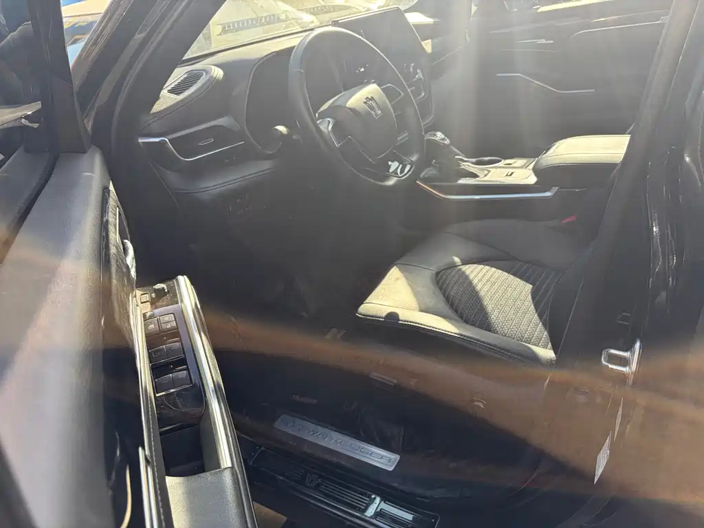 Toyota Crown Kluger — миниатюра 3