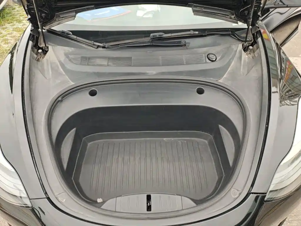 Tesla Model 3 — миниатюра 20