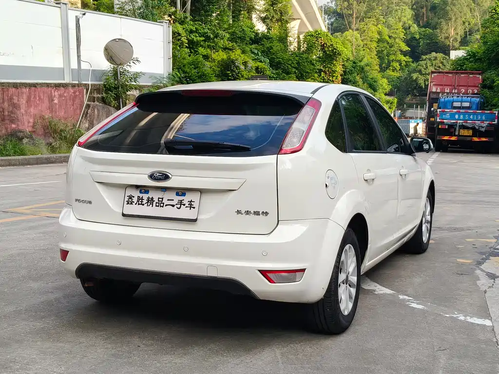 Ford Focus — миниатюра 4