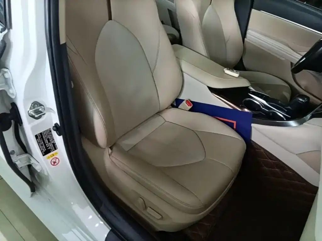 Toyota Camry — миниатюра 25