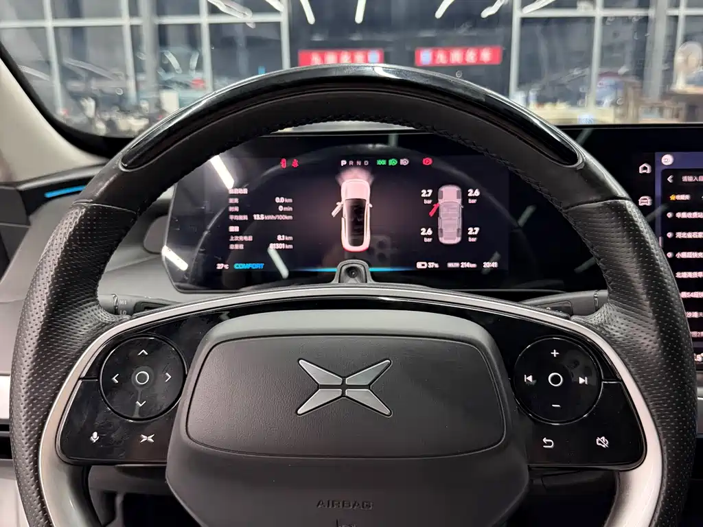 XPeng P7 — миниатюра 17