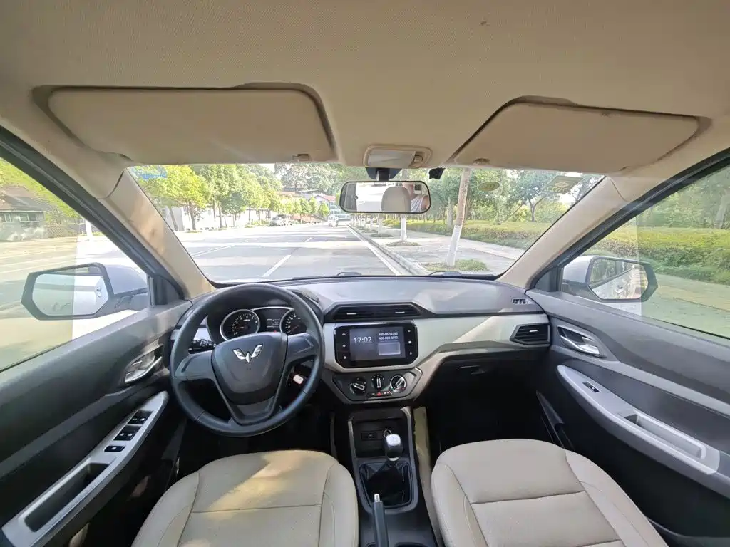 Wuling Hongguang — миниатюра 8