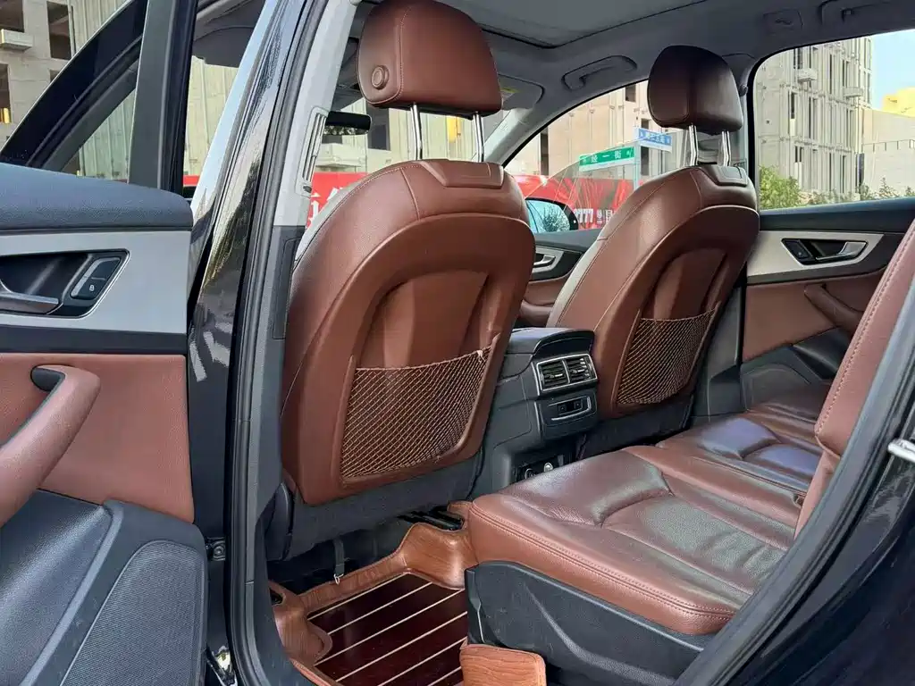 Audi Q7 New Energy — миниатюра 8