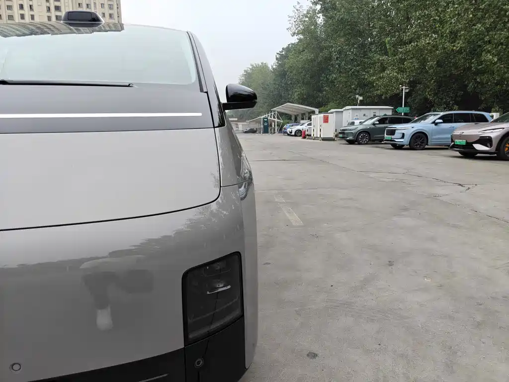 Li Auto Li MEGA — миниатюра 12