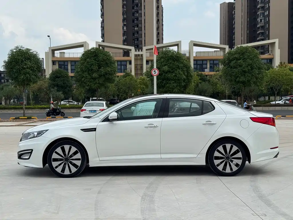 Kia K5 — миниатюра 8