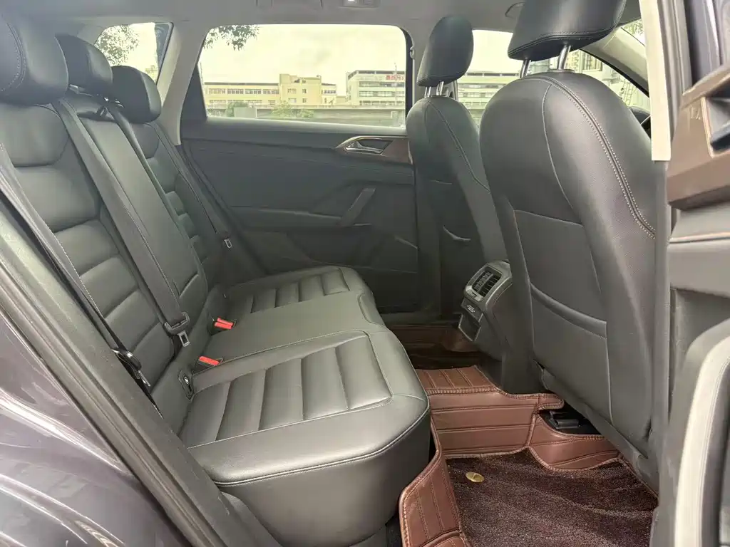 Volkswagen Tharu — миниатюра 7