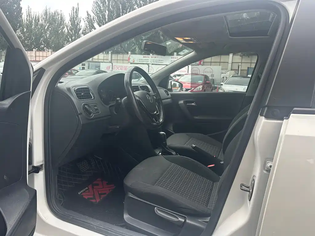 Volkswagen Polo — миниатюра 10