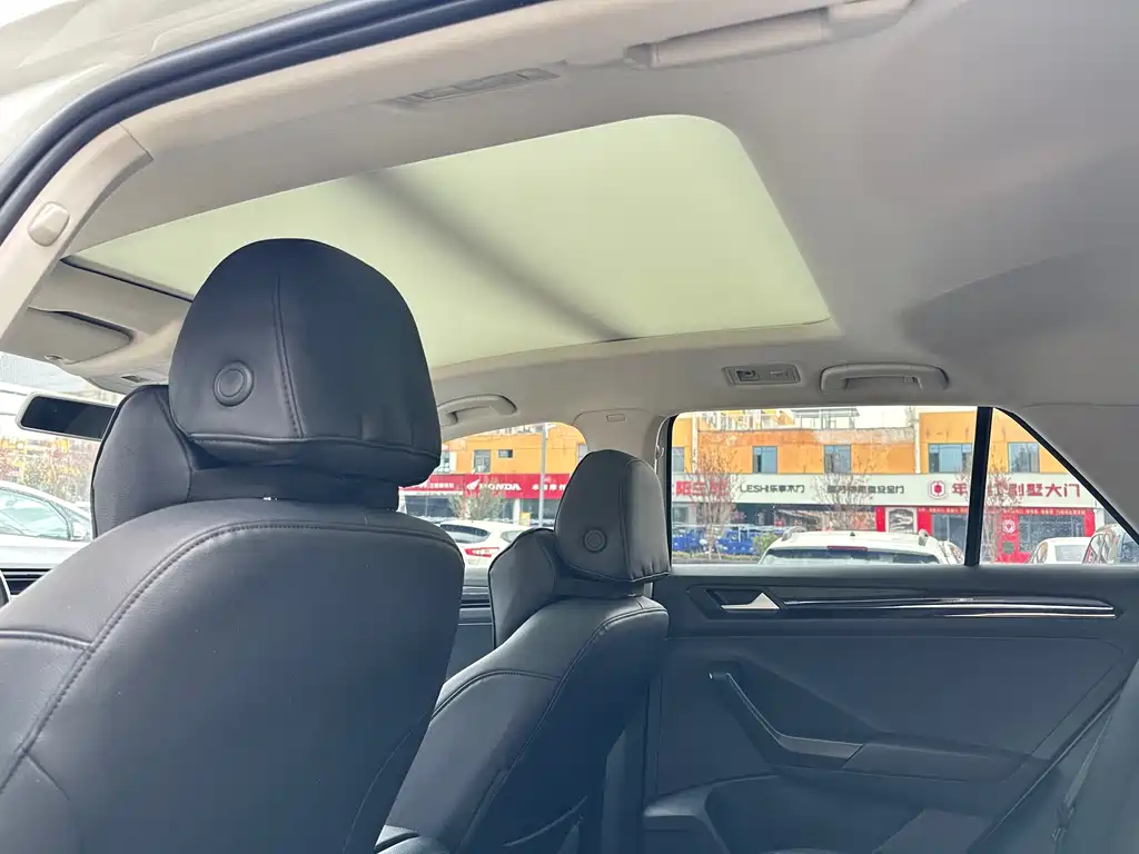 VOLKSWAGEN T ROC EXPLORING SONGS