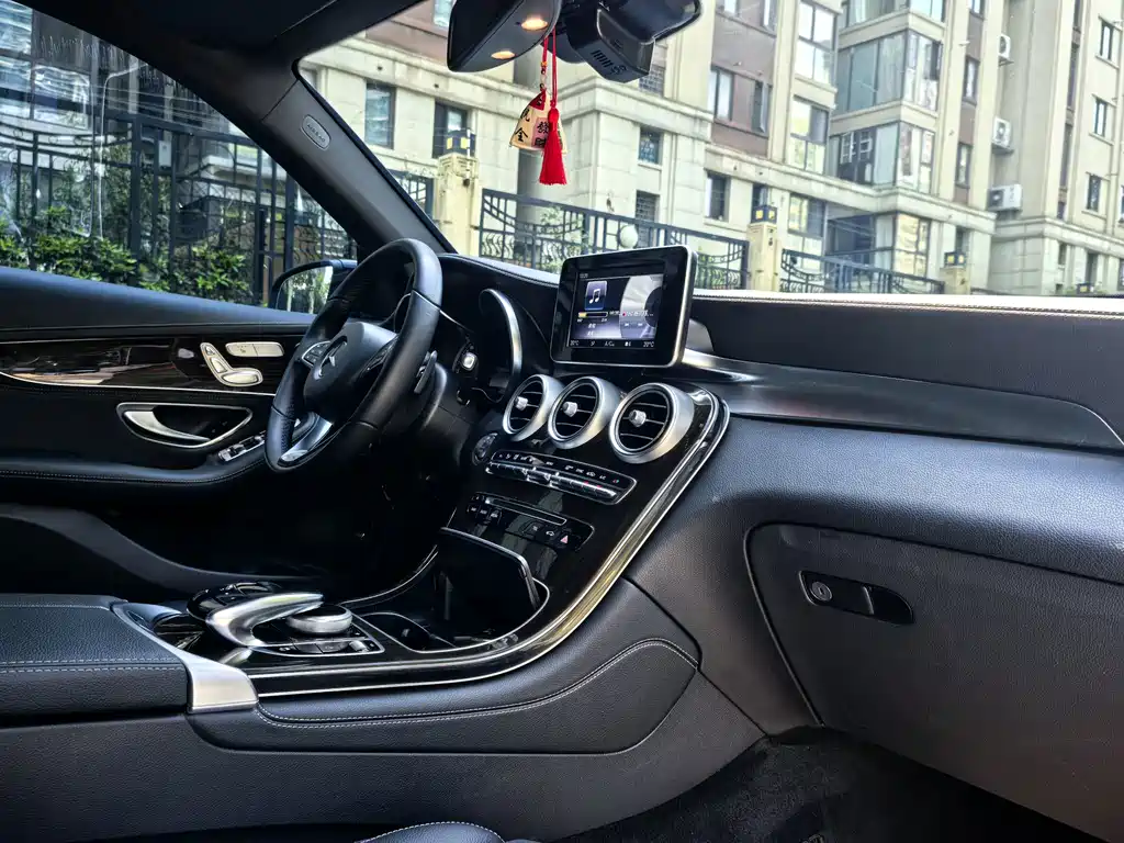 Mercedes-Benz GLC — миниатюра 9