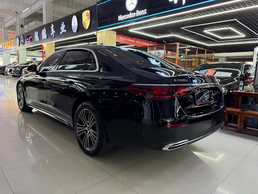 Mercedes-Benz E-Class — миниатюра 4