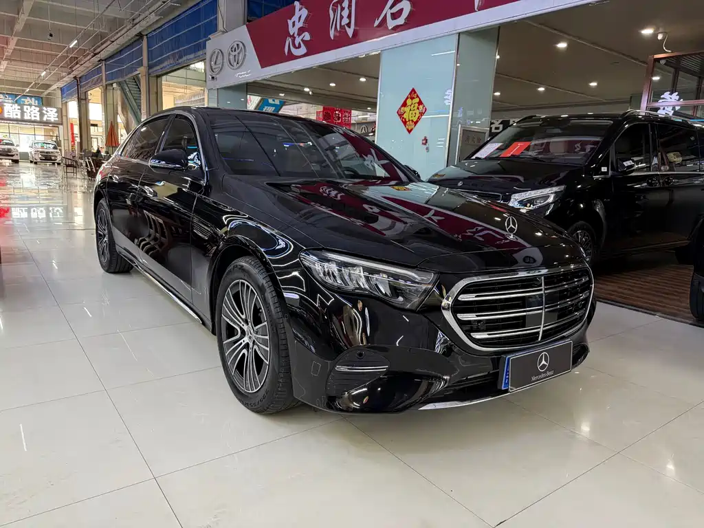 Mercedes-Benz E-Class — миниатюра 3