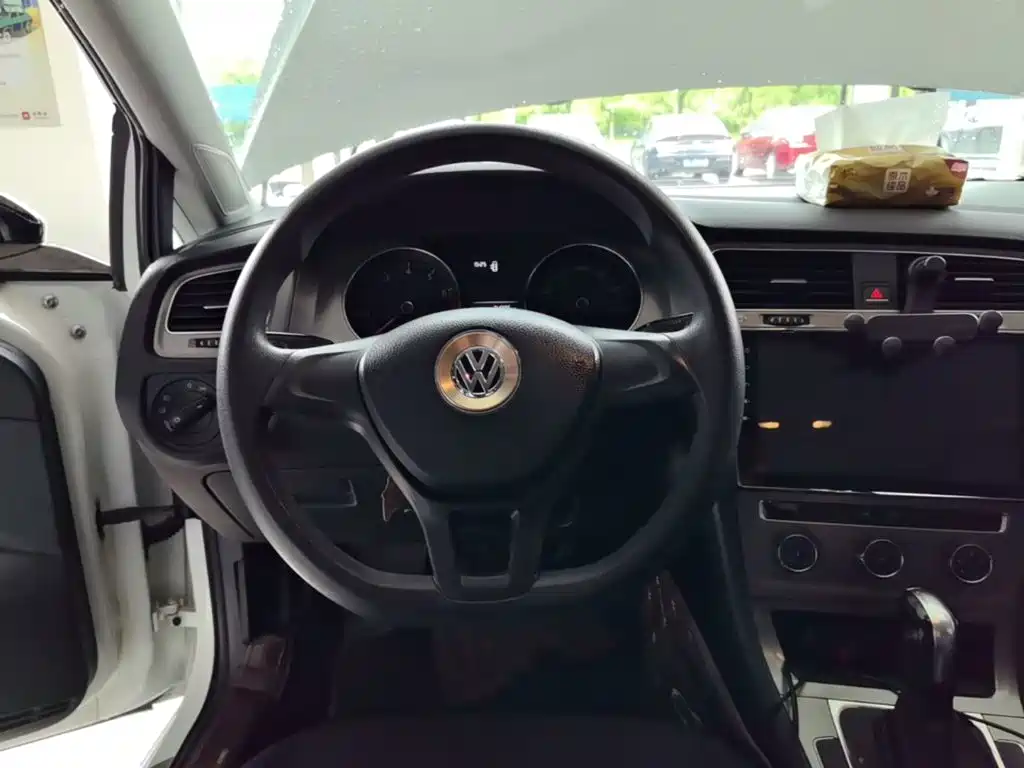Volkswagen Golf — миниатюра 11