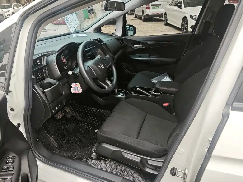 Honda Fit — миниатюра 6