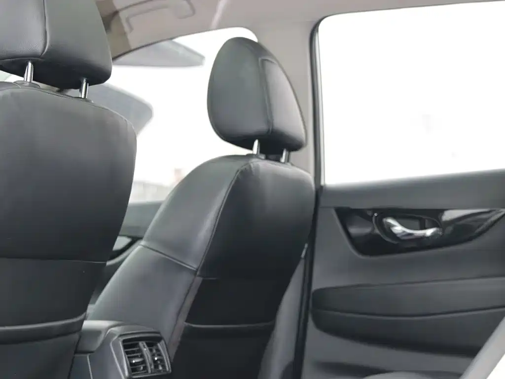 Nissan X-Trail — миниатюра 6