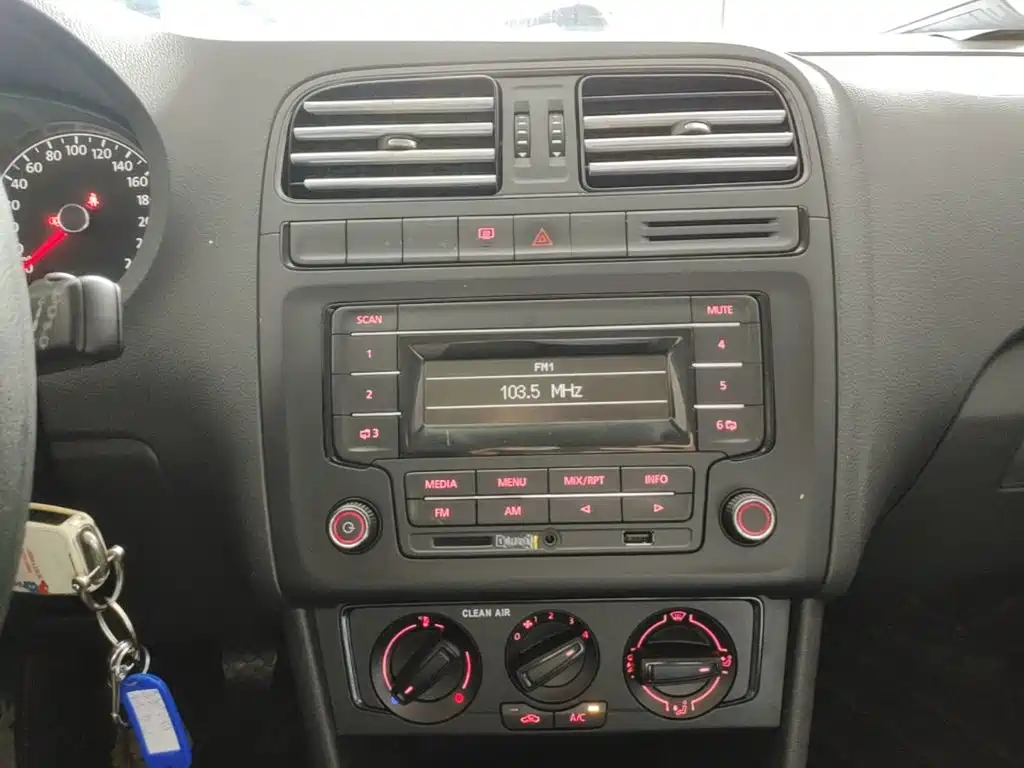 Volkswagen Polo — миниатюра 13