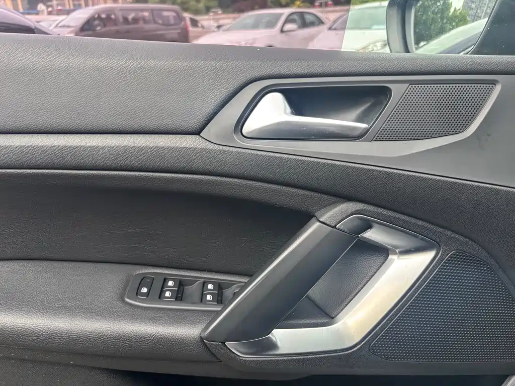 Peugeot 408 — миниатюра 9