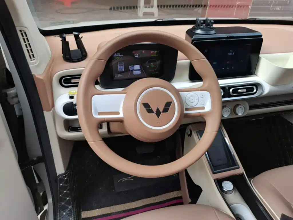 Wuling MINIEV — миниатюра 11