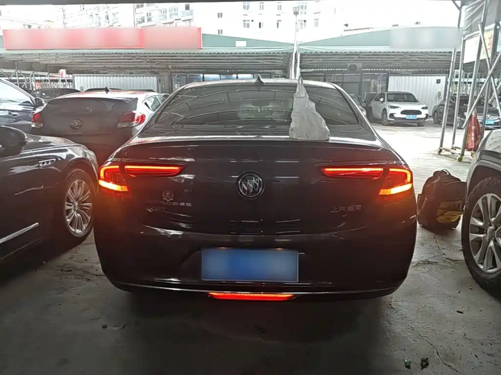 Buick LaCrosse — миниатюра 6