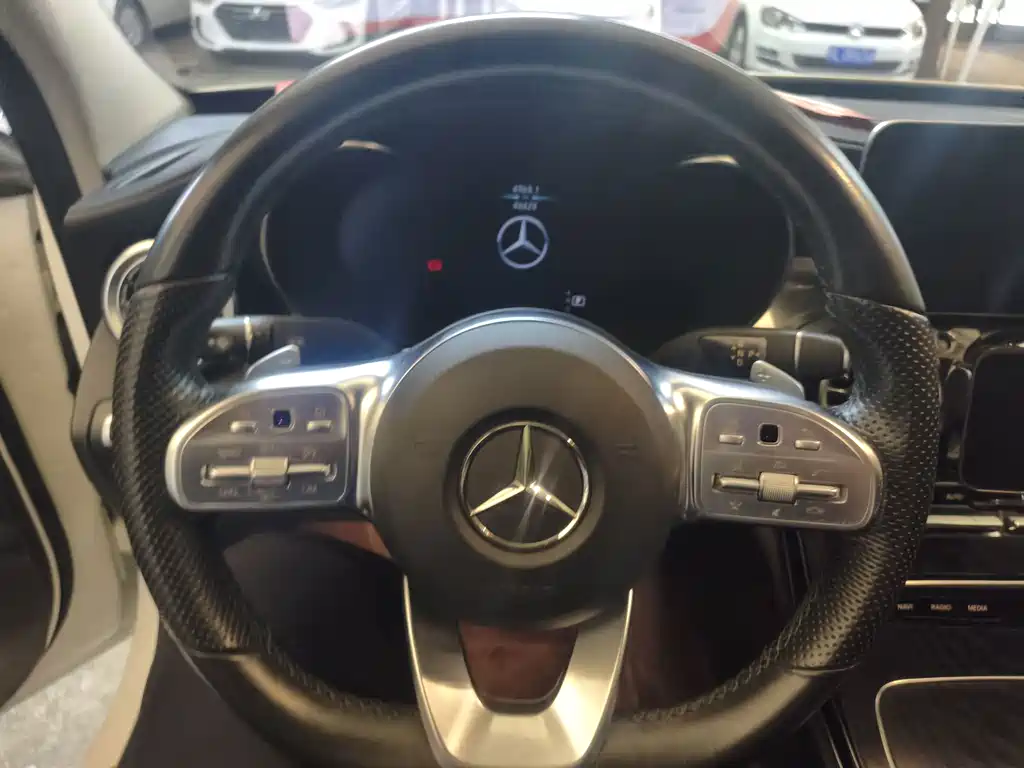 Mercedes-Benz C-Class — миниатюра 6