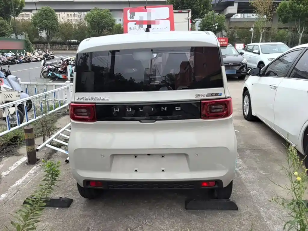 Wuling MINIEV — миниатюра 6