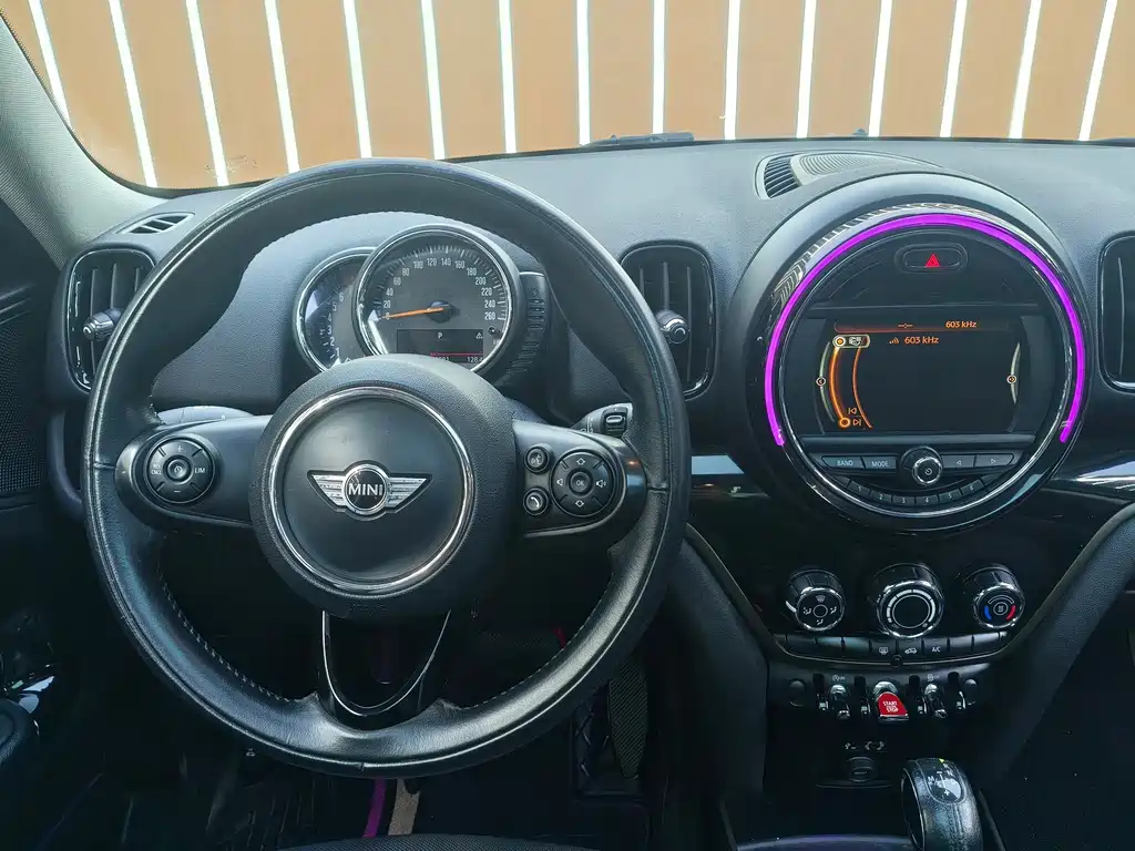 MINI Mini Countryman — миниатюра 9
