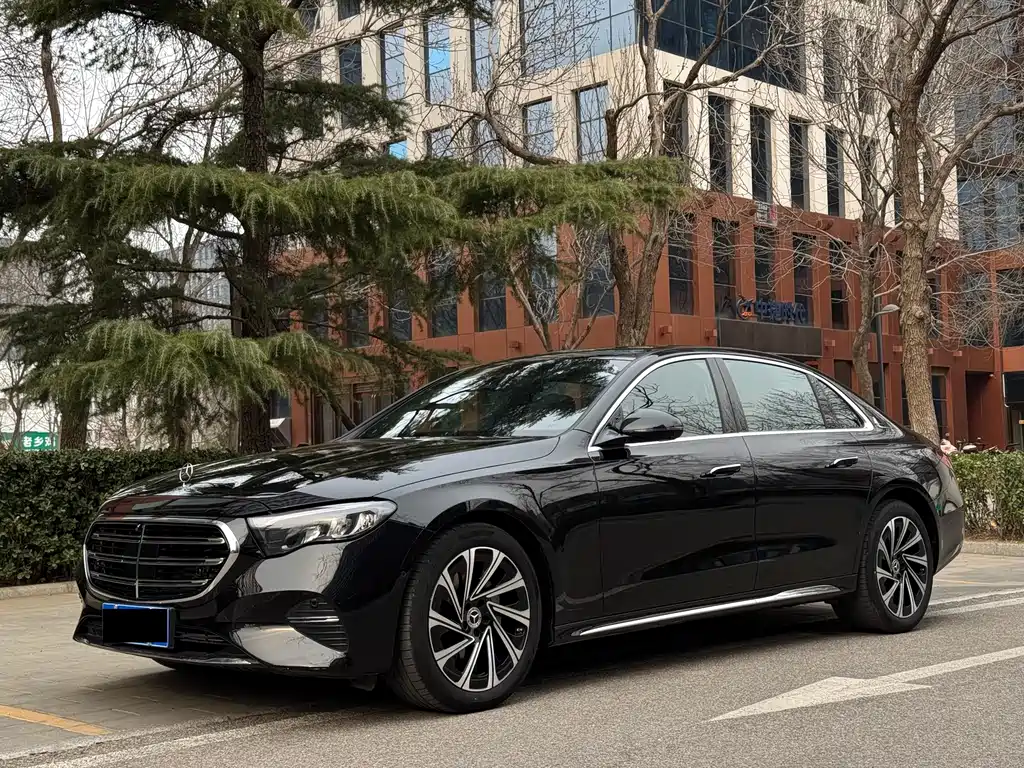 Mercedes-Benz E-Class 2024