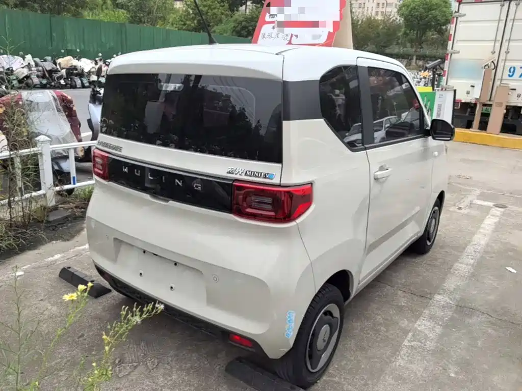 Wuling MINIEV — миниатюра 7