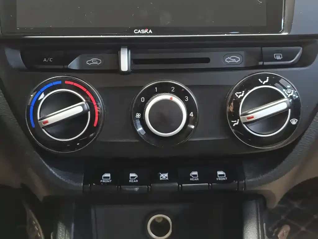 Hyundai Verna - фото 17