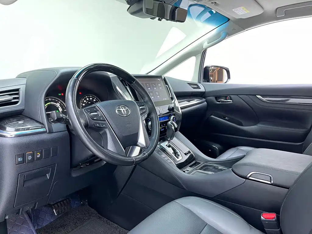 Toyota Vellfire — миниатюра 4