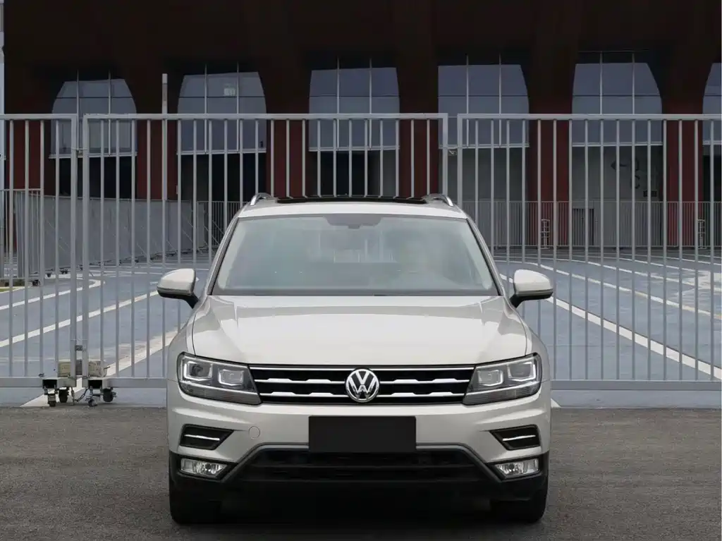 Volkswagen Tiguan L — миниатюра 2