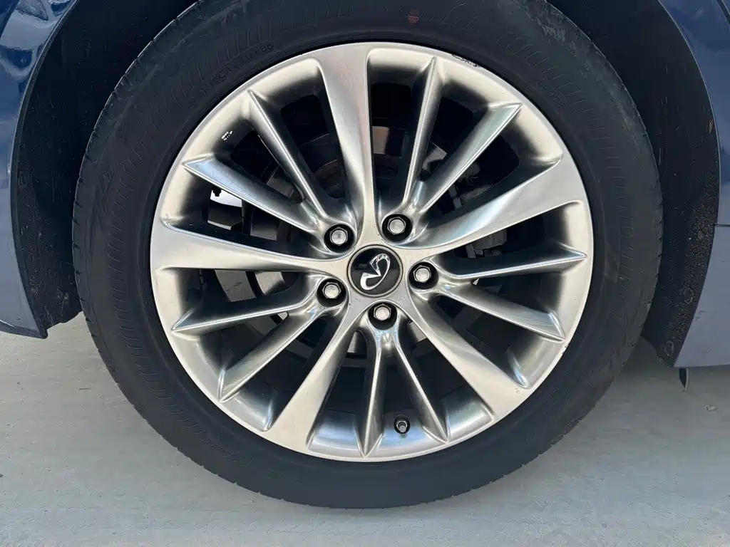 Infiniti Q50L — миниатюра 13