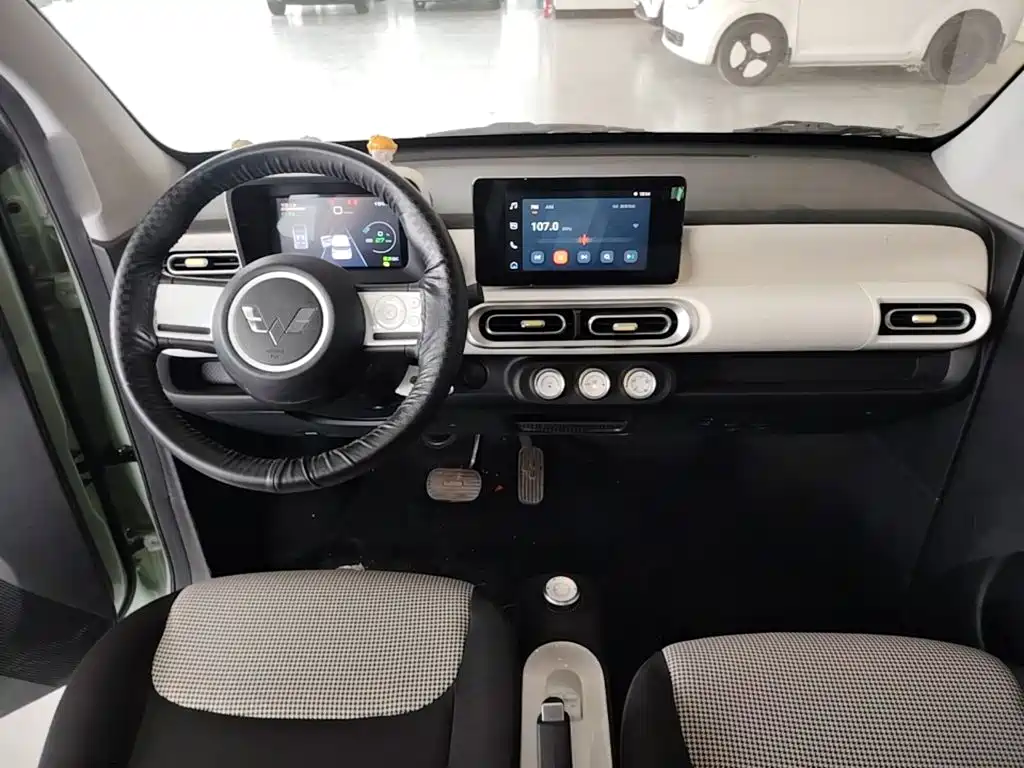 Wuling MINIEV — миниатюра 10
