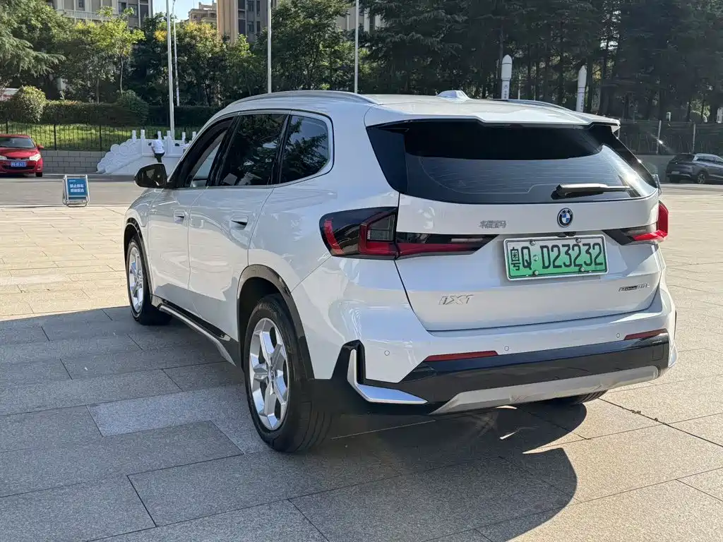 BMW iX1 — миниатюра 5
