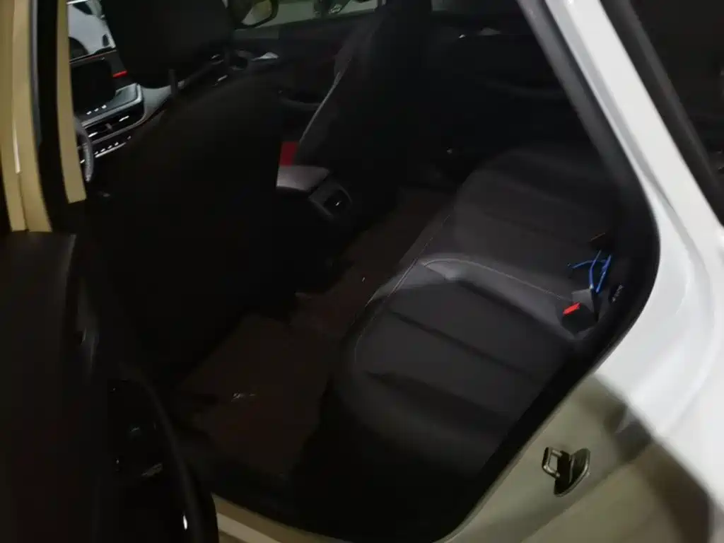 Buick Verano — миниатюра 20
