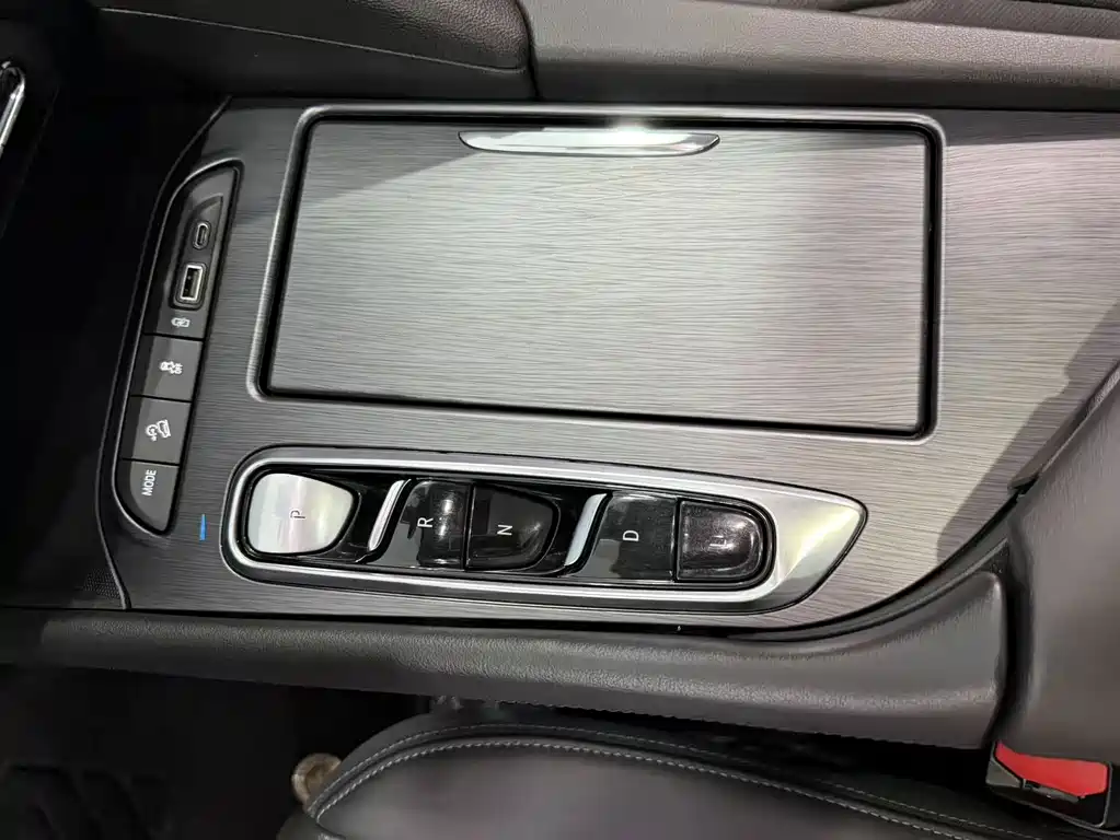 Buick Enclave — миниатюра 11