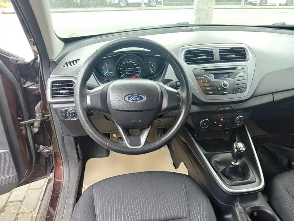 Ford Escort — миниатюра 11