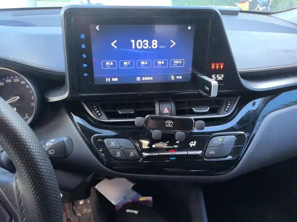 Toyota IZOA — миниатюра 6